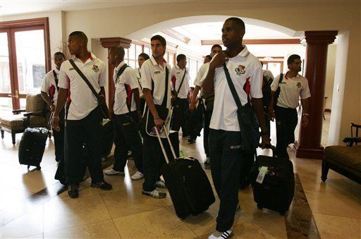 El Salvador y Panamá se juegan la vida