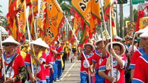 Protestas masivas en Taiwán contra intención del gobierno de limitar quema de incienso