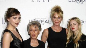 Stella del Carmen celebra sus 23 años con una fiesta en Hollywood