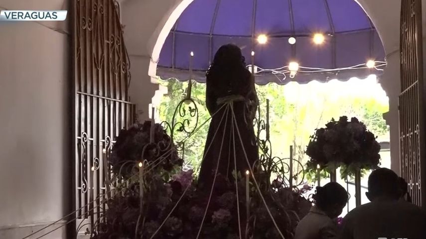 Cientos de fieles viajan a ver al Cristo Nazareno de Atalaya.