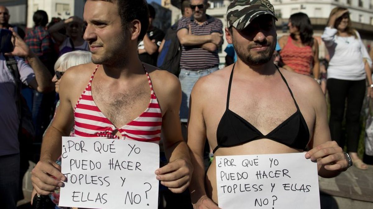 Promotora terrible tomando sol se desnuda toda 