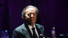 Anuncian nuevas fechas para conciertos pospuestos de Julio Iglesias en EEUU