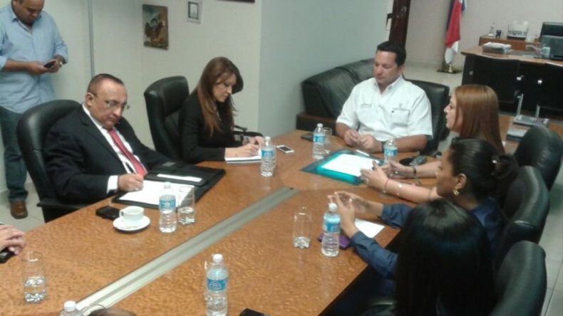 Ministros entrante y saliente del Mides, inician transición