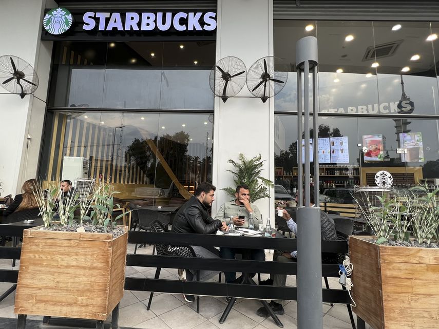 Starbucks presentó una demanda alegando que se estaba violando una marca registrada.