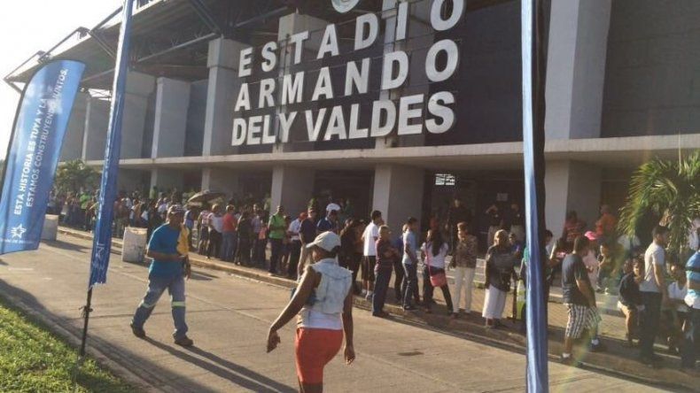 ACP distribuye 5 mil boletos en el Estadio Armando Dely Valdés, Colón