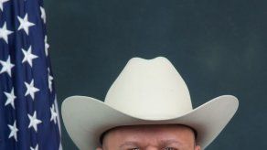 Matan por la espalda a policía en gasolinera en Houston