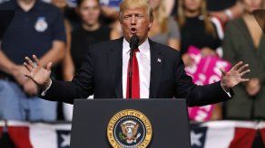 Trump quiere muro solar en la frontera con México