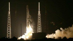 La cápsula Dragon de SpaceX despega con carga para la Estación Espacial