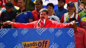 Usan bandera de Panamá en acto de Nicolás Maduro en Caracas