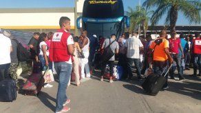 Cubanos siguen llegando en masa a Panamá y se recrudece la crisis migratoria