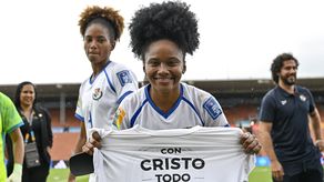 Erika Hernández, delantera de la selección femenina de Panamá.