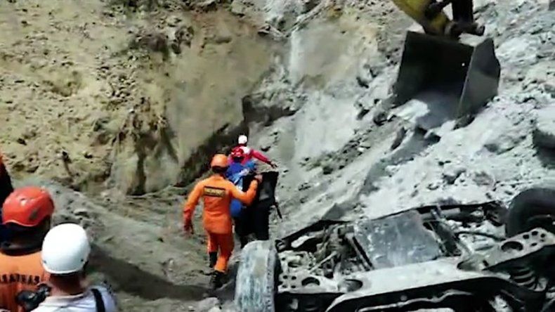 Cuatro muertos en un potente terremoto en el este de Indonesia