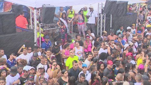 Panamá se sumerge durante cuatro días en agua, fiesta, desenfreno y música