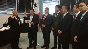 Juramentan a Gilberto Estrada como magistrado suplente del TE