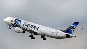 Investigadores: Restos de EgyptAir muestran daños por calor