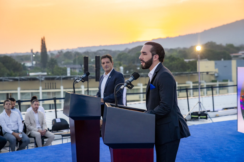 Presidente Nayib Bukele en la inauguración de la nueva sede de Google en El Salvador