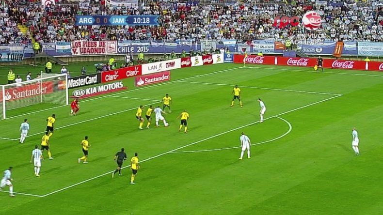 Argentina solo gana 1-0 a Jamaica, es líder del Grupo B