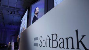 Uber sella acuerdo de inversión multimillonaria con SoftBank