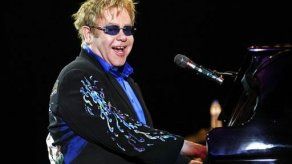 Elton John pierde una demanda por difamación contra The Times