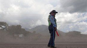 Volcán de Nicaragua entra en actividad con moderadas explosiones
