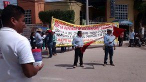 Peña Nieto suspende diálogo con maestros disidentes hasta su regreso a aulas