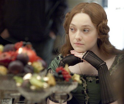 Dakota Fanning vive escándalo victoriano en Effie
