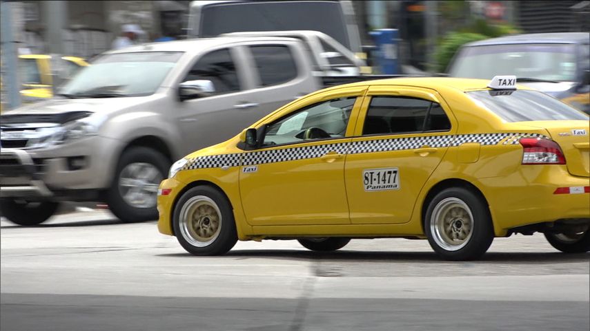 La medida de par y non quedó sin efecto desde que finalizó agosto. Los dueños de taxis piden eliminarla