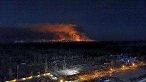 Ucrania controla incendios forestales cerca de Chernóbil