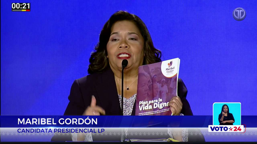 Maribel Gordón presentando sus propuestas durante el primer Debate presidencial&nbsp;
