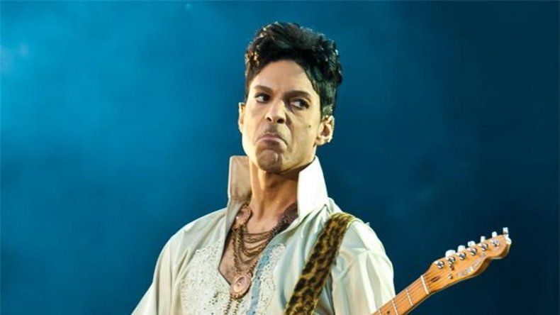 En una ocasión Prince invitó a una mujer a su hotel para ver vídeos