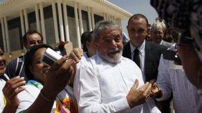 Ex presidente Lula se somete a exámenes que dan normales