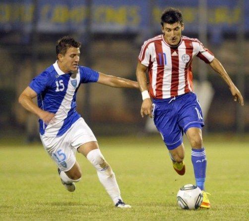Paraguay convoca legionarios para medirse a Panamá
