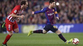 Godín anuncia su salida del Atlético