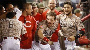 Gennett logra 4 jonrones y 10 impulsadas por los Rojos