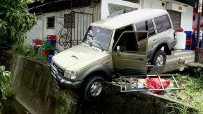 Conductor pierde el control y se accidenta en Chanis