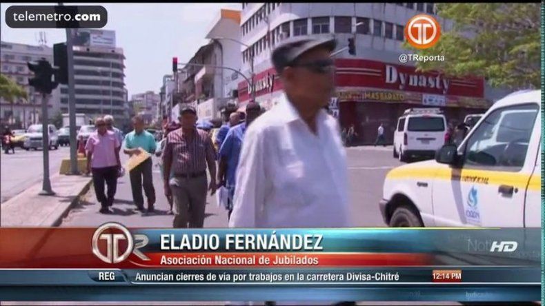 Continúan los cierres de calle por parte de jubilados en la 5 de Mayo