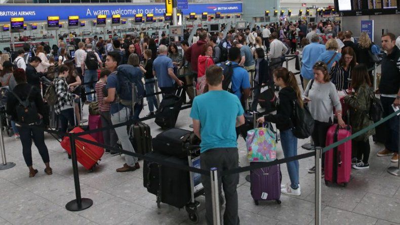 Avería informática le costará 80 millones de libras a British Airways (IAG)