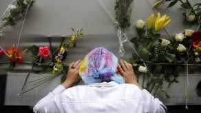 Un cortejo con los ataúdes de 136 víctimas parte rumbo a Srebrenica