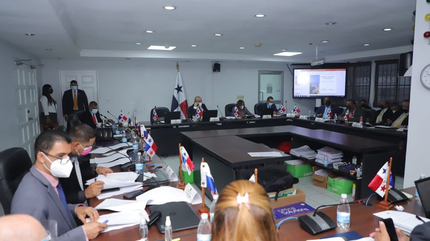 Comisión de Presupuesto discute en primer debate del proyecto de ley que dicta el presupuesto general del Estado para 2022.