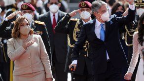 El nuevo presidente de Ecuador, Guillermo Lasso llega para la ceremonia de transmisión de mandoen la sede de la Asamblea Nacional, en Quito (Ecuador).&nbsp;