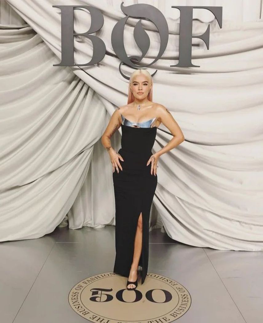 Karol G en la Semana de la Moda de París en la Gala BoF 500. Karol G en la Semana de la Moda de París en la Gala BoF 500.