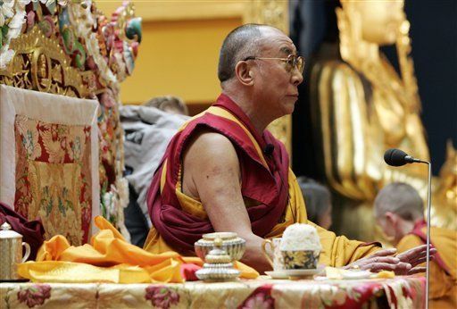 El Dalai Lama saldrá del hospital y seguirá viajando