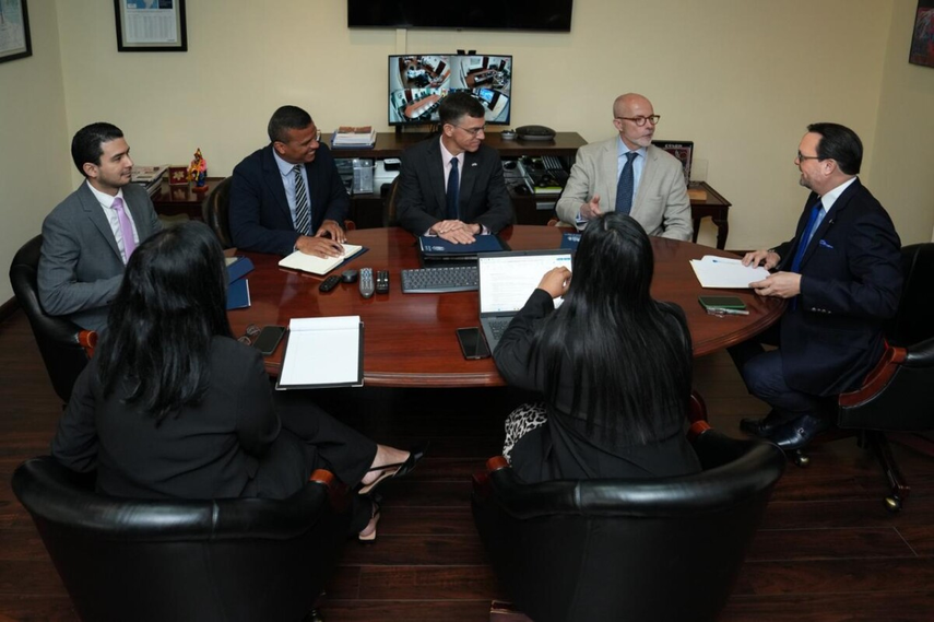 Panamá y Reino Unido fortalecen lazos comerciales