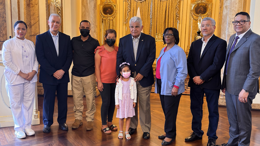 Presidente Mulino recibe a Leah Kamila