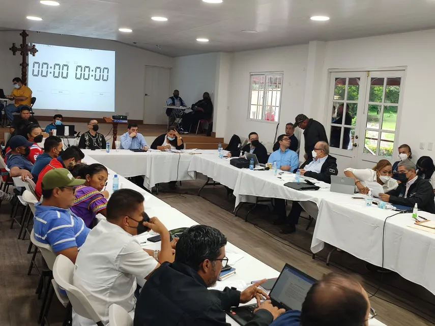 Representantes de diversos sectores en la mesa única de diálogo