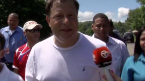 Presidente Varela se une a feligreses y camina hacia donde el Naza