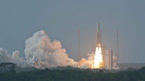 Arianespace lanza al espacio un cohete Ariane-5 con dos satélites