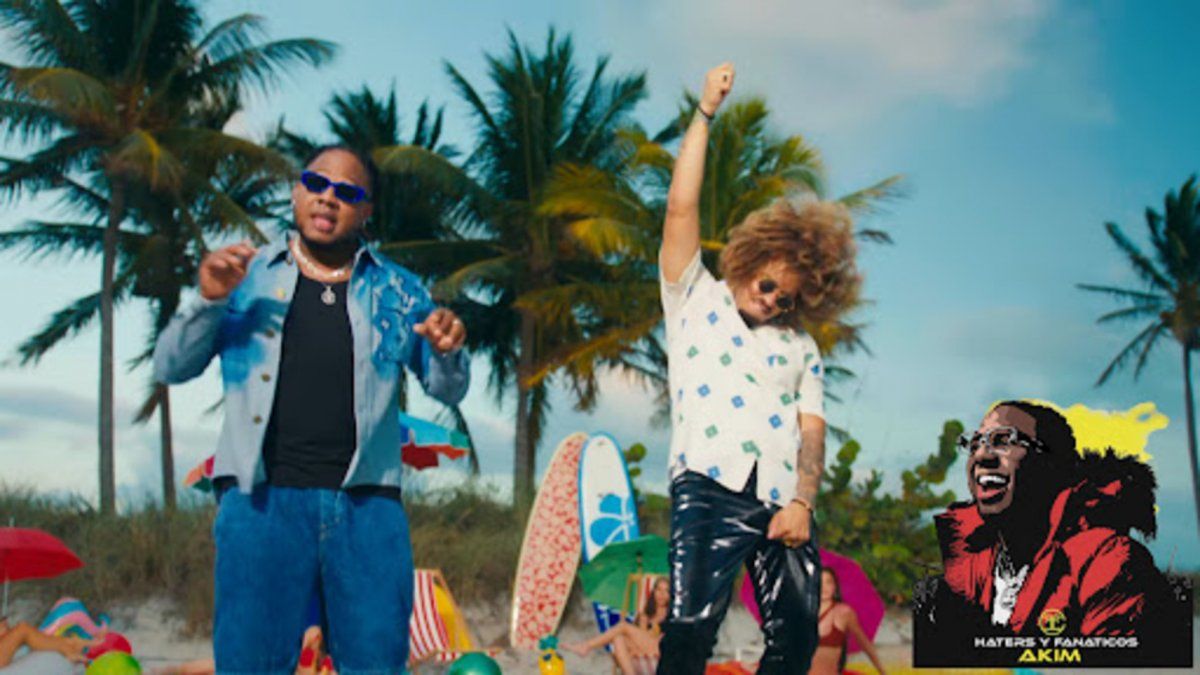 Akim lanza el debut discográfico de su álbum Haters y Fanáticos