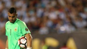 Operan con éxito a panameño Pimentel tras lesión en Copa América