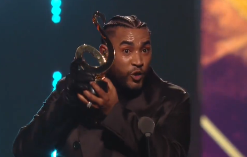 Premio Lo Nuestro 2024: Don Omar rompe internet con su presentación